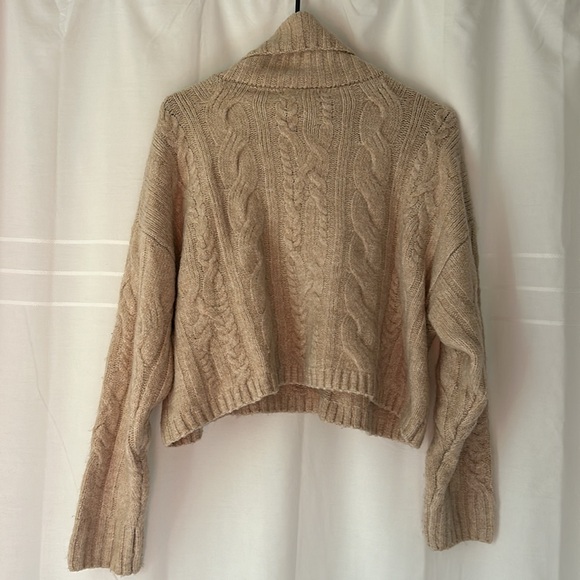 Love Tree Cropped Cable knit Turtleneck Sweater - Picture 2 of 4